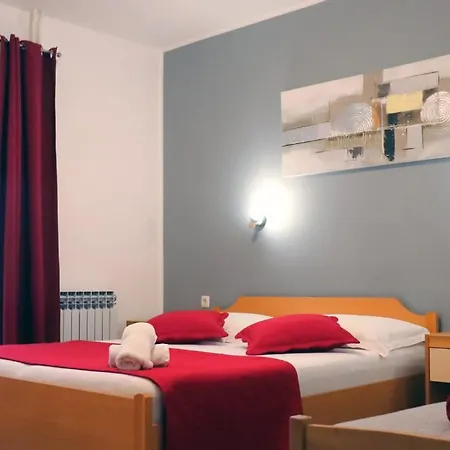 Diana Apartment *